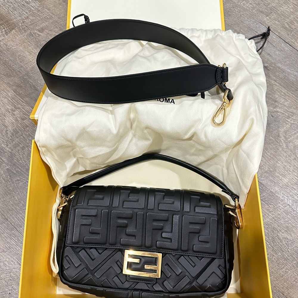 Fendi medium black baguette